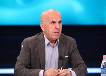 “E kryqëzuan” në rrjetet sociale, Pëllumb Pipero kërkon ndjesë publike: Ishte një gabim që duhej evituar, por emocionet ishin shumë të mëdha