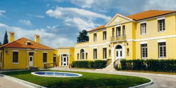 “Ka edhe një ditë kohë”, Ambasada Amerikane bën njoftimin e rëndësishëm