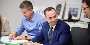 INVESTIGIMI: Kompania e lidhur me një zyrtar shqiptar, “ekspeditë” biznesi në Afrikë