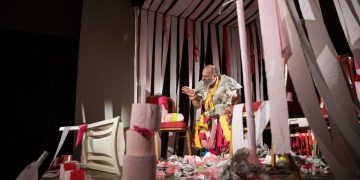 Meta hap Teatrin Kombëtarë në presidencë! Ha kokoshka me Budinën dhe “qan” për gazermën teatrore