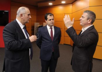 Një përgjigjie për Oerdin dhe Petritin