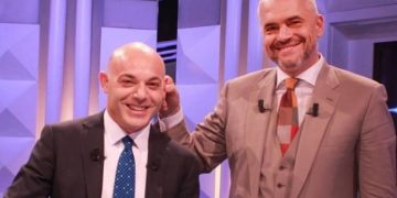 Fevziu shikon ëndrra dhe mashtron Bashën: Po ecën shumë mirë! “Edhe mundet, edhe s’mundet të fitojë… Rama nuk e meriton mandatin e tretë”