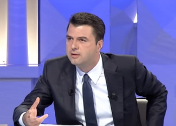 Basha nuk e di se ç’është kryeministri! Flet broçkulla…Premton “prekje” të Kushtetutës: S’ka mandat të tretë për kryeministër, si Presidentët në SHBA! Ngatërron zgjedhjen e Presidentit Amerikës