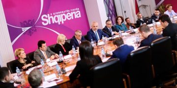 Rama shtyn Asamblenë, deputetët lajmërohen për ndryshime drastike në qeveri: Alarmohen ministrat, ja lëvizjet brenda PS