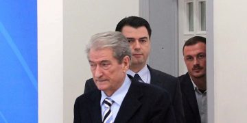 “Ishte garanci për …”, Frrok Çupi zbulon skenarin e fshehtë të Sali Berishës dhe tregon çfarë qëndron pas marrëveshjes për detin në vitin 2009