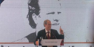 “V.rasjen e Azem Hajdarit e gatoi Sali Berisha: Ja si e nxori në pritë! Ekzekutimi u paralajmërua nga Rilindja Demokratike”