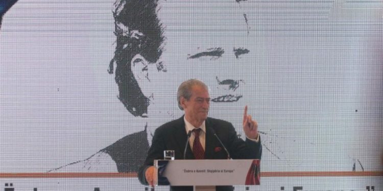 “V.rasjen e Azem Hajdarit e gatoi Sali Berisha: Ja si e nxori në pritë! Ekzekutimi u paralajmërua nga Rilindja Demokratike”