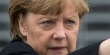 Merkel trondit Greqinë me deklaratën e fundit, Shqipëria të rri e qetë