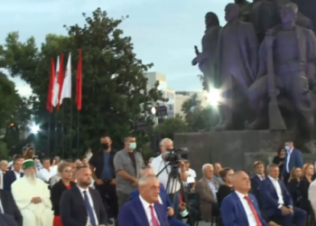 “Duhet t’u jemi borxhlinj vlonjatëve”! Rama, batuta me Ruçin: Mos mu mërzit Gramoz se nuk e përjashton ndjenjën borxhli ndaj Tepelenës që e ka ndihmuar gjithnjë Vlorën