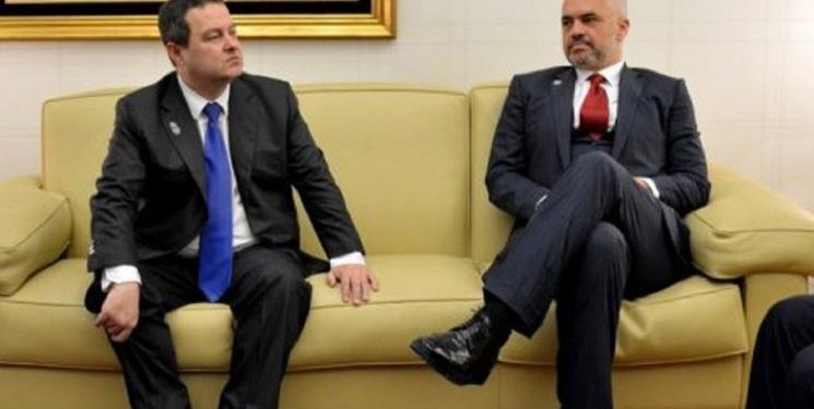 Zgjedhjet në Mal të Zi, Daçiç:  Pse nuk është ndërhyrje në punët e brendshme të shtetit?! Nuk i tregoi Vuçiç malazezëve kë të votojnë, por Rama dhe pse Gjukanoviç s’flet për Shqipërinë e Madhe?