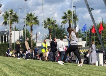 Alarm për b.ombë në aeroportin e Rinasit, udhëtarë e punonjës braktisin terminalin