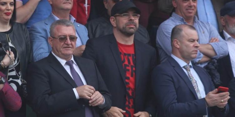 Armand Duka justifikon bojkotin e futbollit, zbulon pagën e vëllait të kryeministrit
