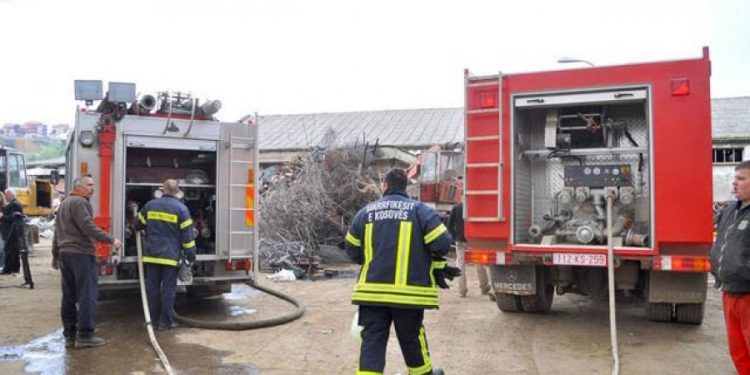 ‘Politikanët ua kritikojnë punën mes birrave duke parë ndeshjet skoceze’, Veliaj ironizon keq Metën