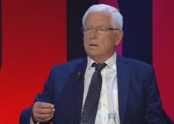 Neritan Ceka infektohet me COVID, nuk pranon të shtrohet në spital