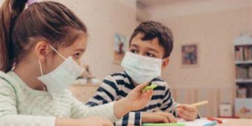 Infektohen me Covid 5 mësues të Gjimnazit “Sami Frashërit”, mbyllet shkolla