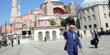 Erdogan i kujton luftën Greqisë dhe Francës: Turqit janë gati, ja virtyti i tyre!