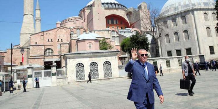 Erdogan i kujton luftën Greqisë dhe Francës: Turqit janë gati, ja virtyti i tyre!