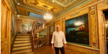 Historia e rrallë e djalit të tregtarit të famshëm korçar dhe gjyshes së Blendi Fevziut! Gazetari e “fshiu” nga dokumentari për Rakon