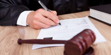 PS nis punën në prapaskenë për ligjin anti-shpifje! Ngrihet grup i posaçëm: BE dhe KiE monitorim draftit të ri