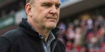 Drejtori i Wolsburg akuzon UEFA-n: Na dërgoi në një zonë të kuqe si Shqipëria