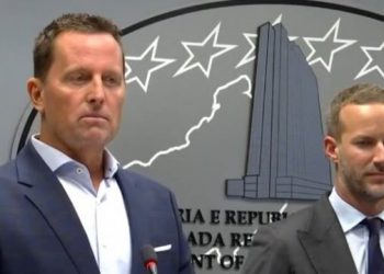 Grenell në Kosovë: Kam ardhur me njeriun që ka një çek të madh për ju