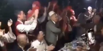 DALIN PAMJET/ “Kam vesh fustan jeshil, hajde se jam vetëm o në shtëpi”! Ilir Meta “tërbohet” në kohë pandemie