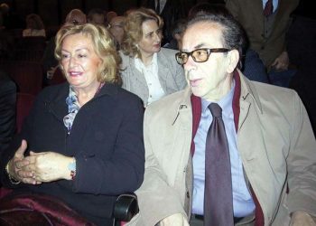 “E bukur, e mençur, e lexuar, e dalë dhe e admiruar nga larg e nga afër”, Rama emocionon me urimin për ditëlindjen e Helena Kadaresë: Një burrë peshohet nga gruaja dhe biblioteka!
