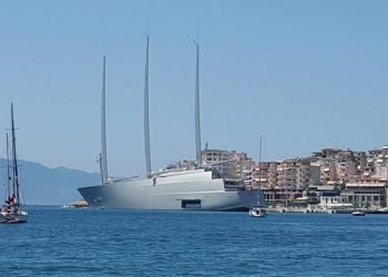 Jahti më i madh në botë i oligarkut rus, në Sarandë