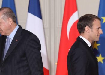Ndizen tensionet, Macron: T’i tregojmë vendin Turqisë. Reagon Ankaraja: Franca do marrë përgjigjien e duhur, nëse guxon të veprojë
