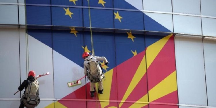 “Nuk ka komb e as gjuhë maqedonase…”, Bullgaria i bllokon negociatat Maqedonisë së Veriut