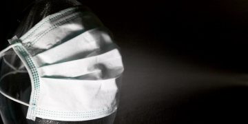 Skandali i maskave anti Covid-19, Prokuroria italiane letërporosi për kompaninë fituese të tenderit të maskave