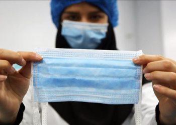 Coronavirus, çfarë ndodh nëse kapesh pa maskë në Turqi?! Gjobë, karantinë dhe dhjetë libra për tu lexuar