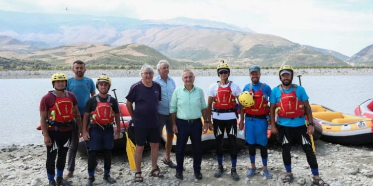 Rama i përgjigjet Metës: Ta kishe mbrojtur Vjosën kur ishte zv. shefi i qeverisë, siç mbron sot rrezikun imagjinar i hidrocentraleve