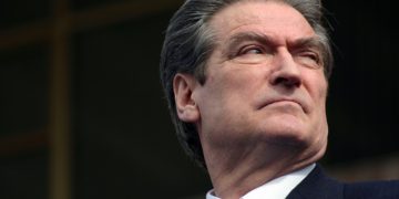 “Filozofi” i kthyer nga rruga  në opozitën e rrugës Aleksandër Biberaj si Albin Kurti: Sulmon marveshjen Serbi Kosovë dhe trillon akuza për Ramën…do i jap det Serbisë