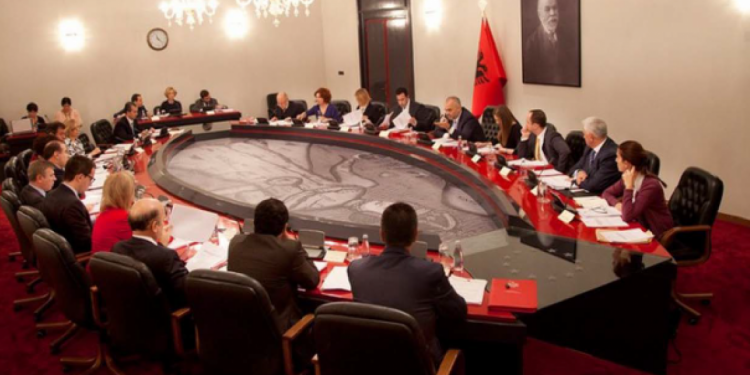 Spastrime në qeveri, PS dhe administratë: Rama fut në skaner ministrat, deputetët dhe drejtorët, ja kush del nga listat e 2021 dhe zyrtarët që shkarkohen