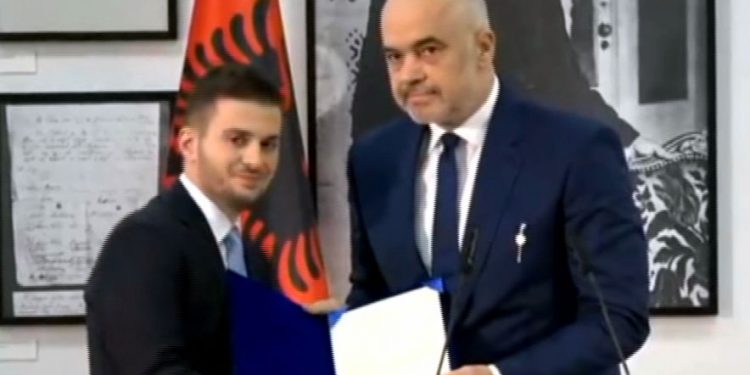 Edi Rama tani duhet të mundë Edi Ramën