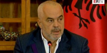 Rama gazetares: “V.deksha unë për ty dhe për Bashën”, Të hapësh gojën dhe të ofrosh lugë floriri se po vijnë zgjedhjet