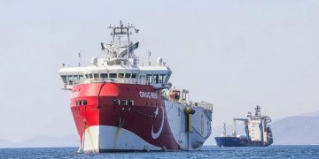 NATO kërkon zgjidhje, Greqia vendos kushtin për t’u ulur me Turqinë: Negociatat fillojnë kur të hiqni anijet