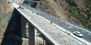 VIDEO/ Rama nxjerr pamjet më të fundit nga Rruga e Arbërit: 60% e projektit është realizuar, puna vijon me ritme të larta