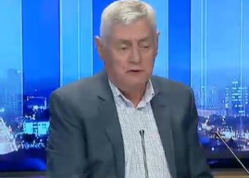 Dashamir Shehi flet përçartë hiqet si desident i PD: Në prlament janë kriminel socialist, megjithëse pa emra!  Zëvëndësuan Blushin dhe Hafizin