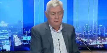 Dashamir Shehi flet përçartë hiqet si desident i PD: Në prlament janë kriminel socialist, megjithëse pa emra!  Zëvëndësuan Blushin dhe Hafizin