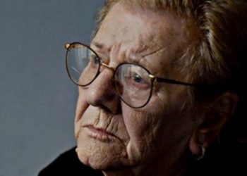 Vuajtjet e saj mos i kaloftë asnjë nënë shqiptare/ Jeta e vështirë e aktores Tinka Kurti pasi i ndërroi jetë djali i vetëm: Vetëm Zoti e di!