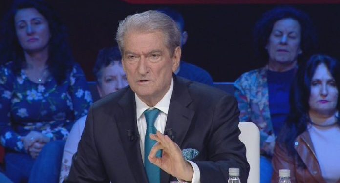 Qeshni! Berisha të shkrinë gazit edhe Çanin me fantazit e tij: Rama nuk do kandidojë në Durres, se u tremb ngaqë aty do kandidoi Basha