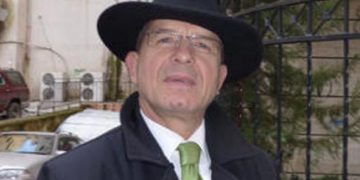 Profesor si Sazani nuk e gjen as në shpella! Zbulimi i radhës: Bajram Curri nuk kishte mustak dhe se pranonin në luftë pa e varur pushkën aty! Shpoi buzën me gjilpërë dhe e pranuan se u bë burrë