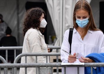 Numri i rasteve me COVID-19 në mbarë botën tejkalon 27 milionë