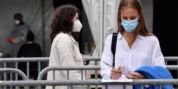 Numri i rasteve me COVID-19 në mbarë botën tejkalon 27 milionë