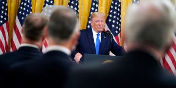 Donald Trump i shmanget angazhimit për pranimin e një kalimi paqësor të pushtetit, nëse humbet zgjedhjet