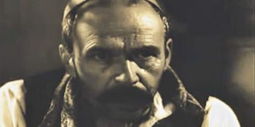 “Sa gjynah, i qëlloi të jetonte kur jeta shqiptare ishte bardhezi”! Kryeministri Rama bën homazhe për aktorin e njohur: Artistët ishin gurë në lojën e paracaktuar!