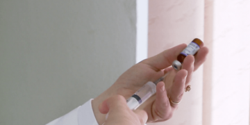 Britania e Madhe planifikon të infektojë qëllimisht kandidatët për vaksinën antiCOVID-19