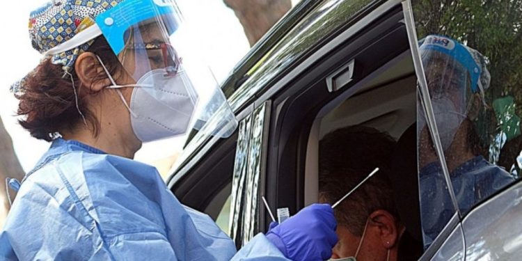 Bilanci italian: Rriten ndjeshëm rastet në Lombardi, përmirësohet Berlusconi